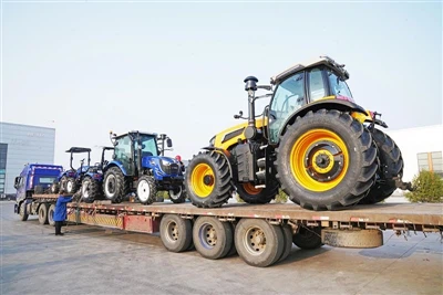 Los tractores Sadin, las cargadoras Lapuda, las excavadoras, las cargadoras e...